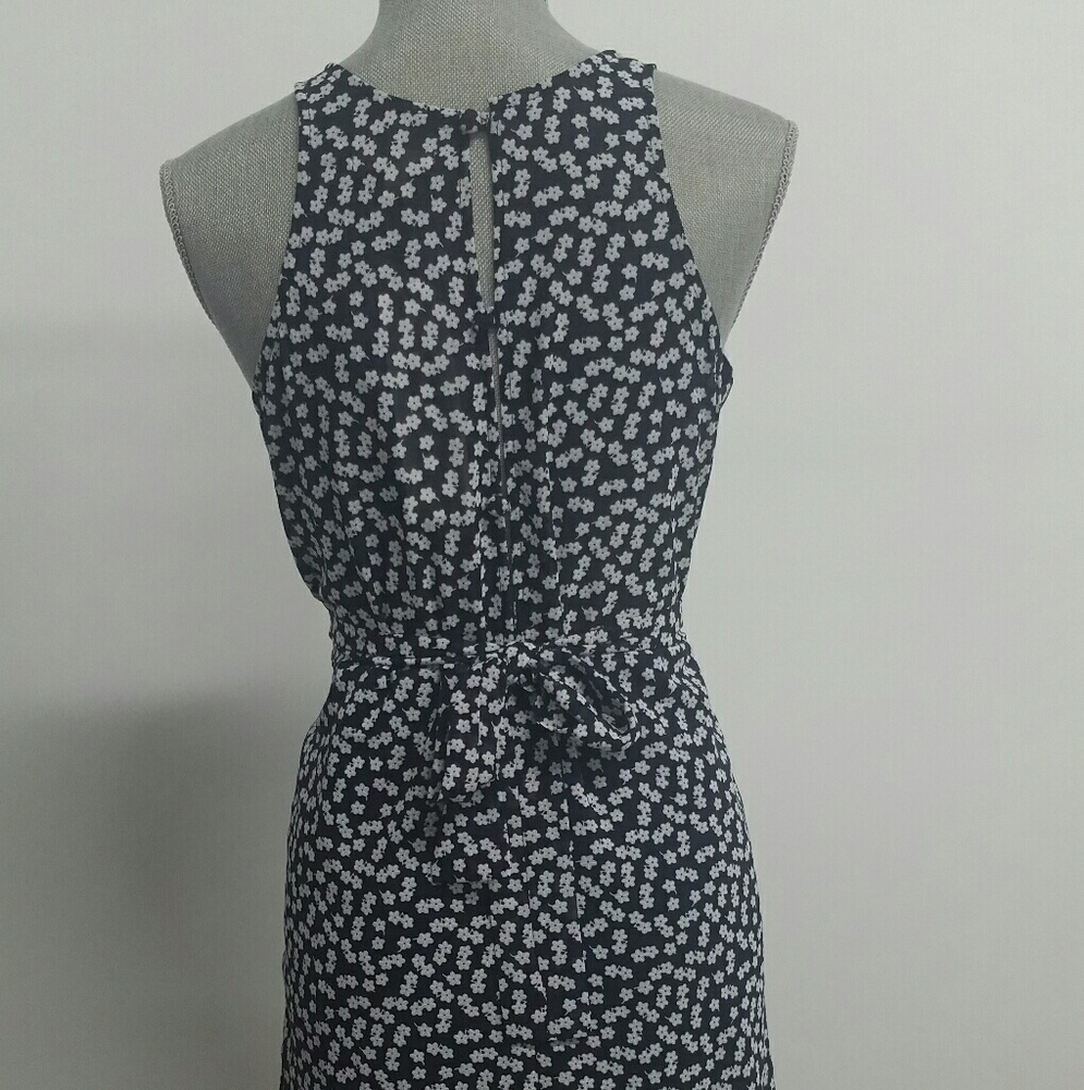 High neck sleeveless floral dress - Picture 5 of 8